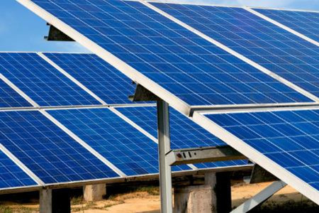 屋頂安裝光伏發(fā)電對房屋有害嗎？這些方面需考量！